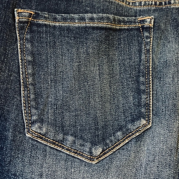 Old Navy Flare Fit Jeans - Picture 3 of 9